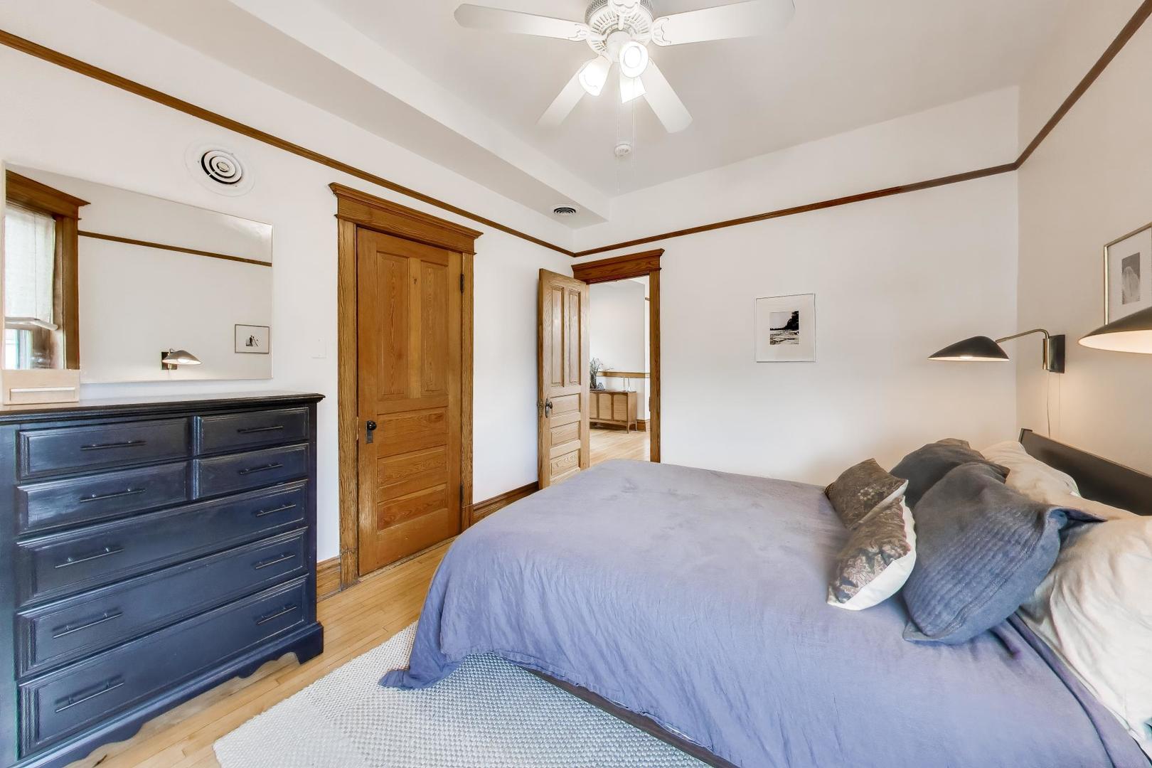 3042 N Clifton Avenue Unit: 3