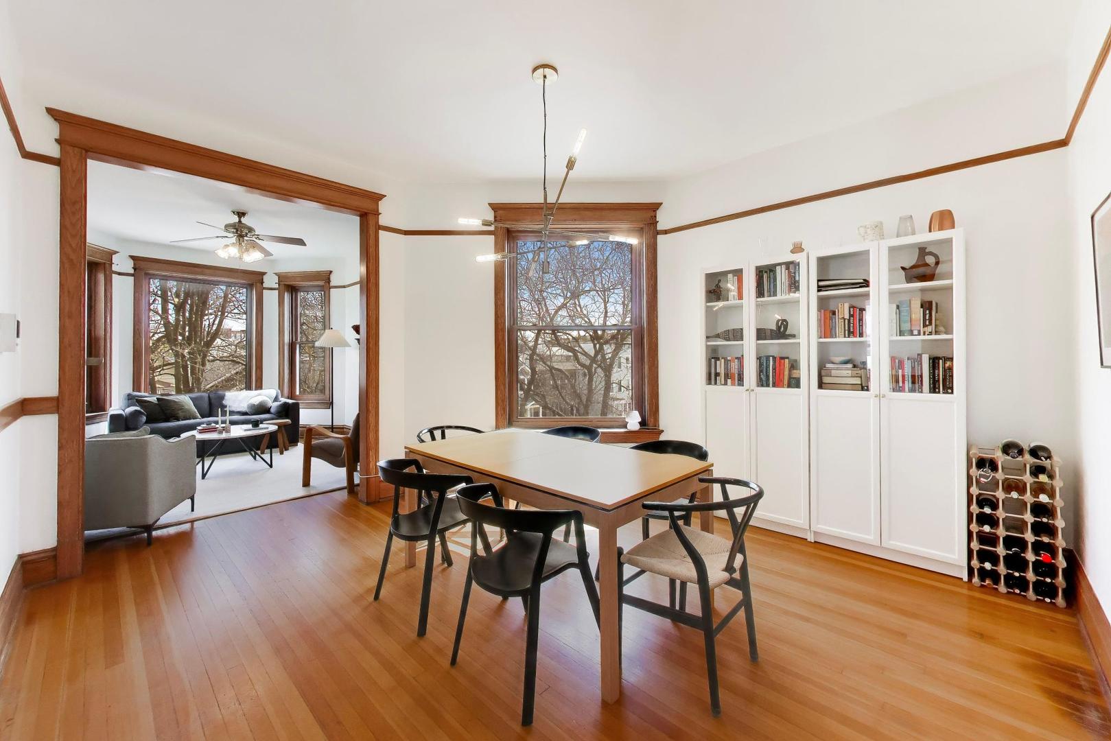 3042 N Clifton Avenue Unit: 3