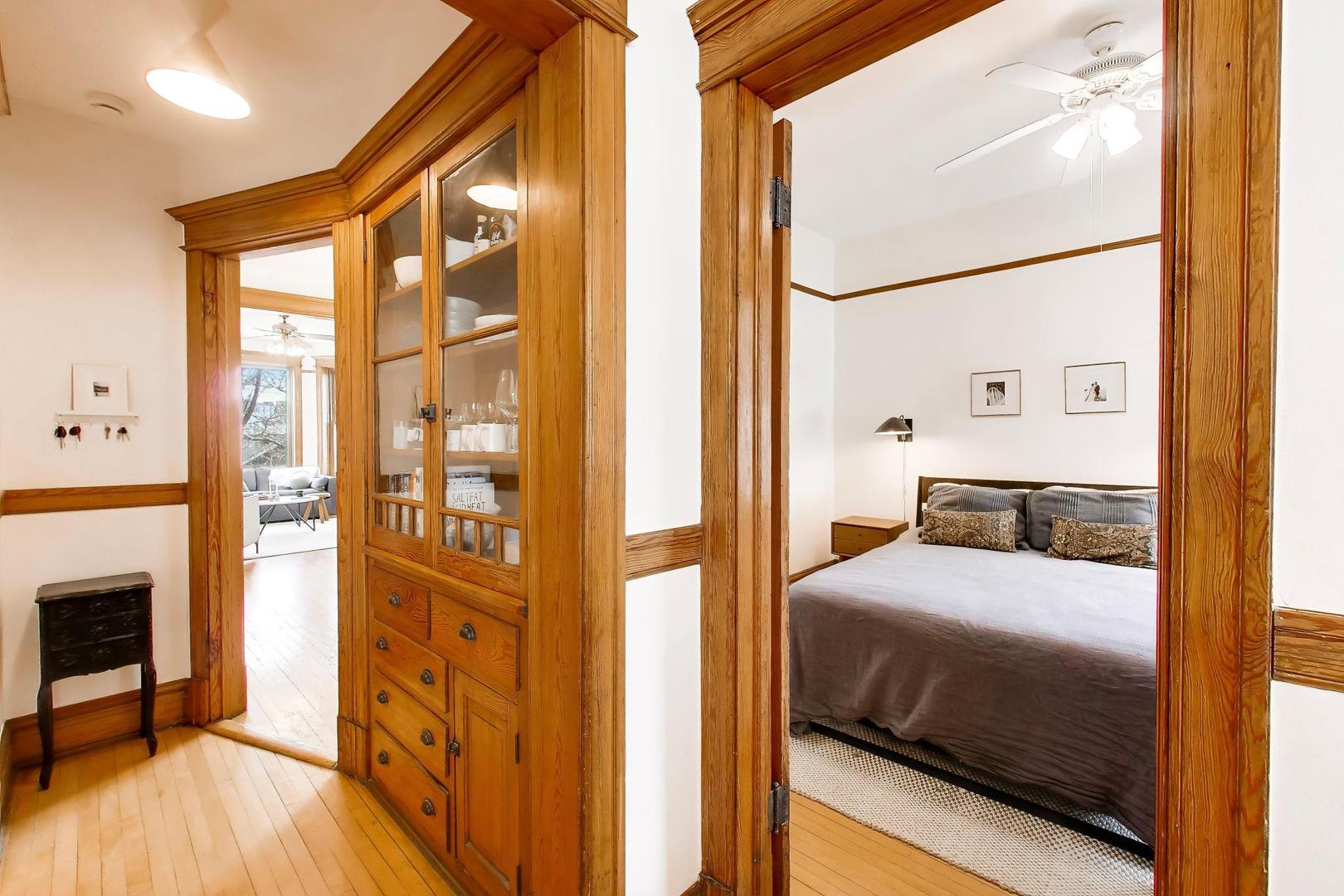 3042 N Clifton Avenue Unit: 3