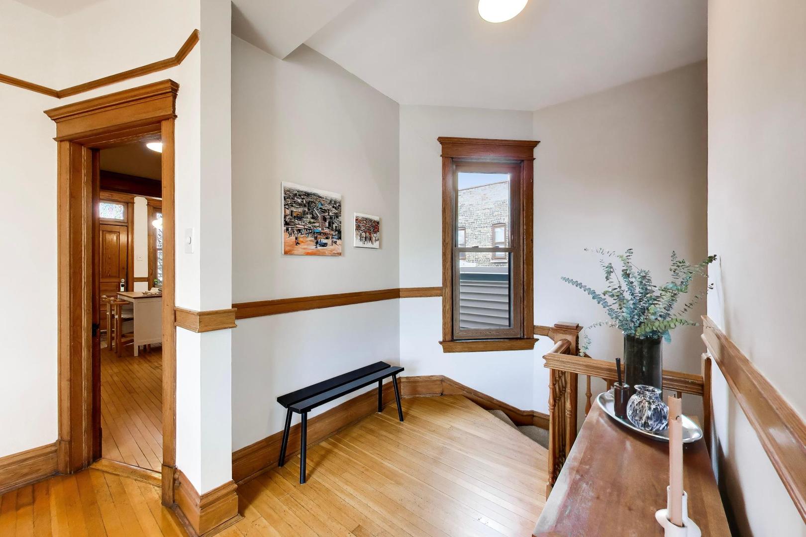 3042 N Clifton Avenue Unit: 3