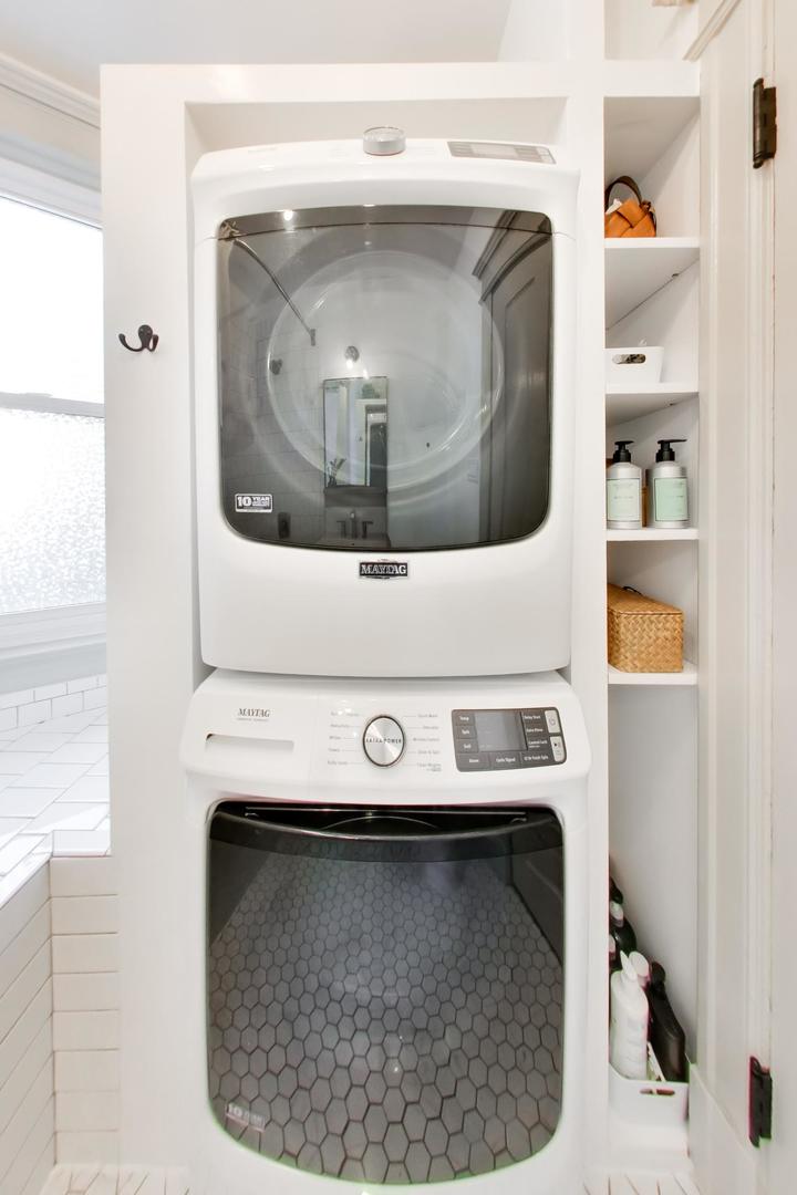 3042 N Clifton Avenue Unit: 3