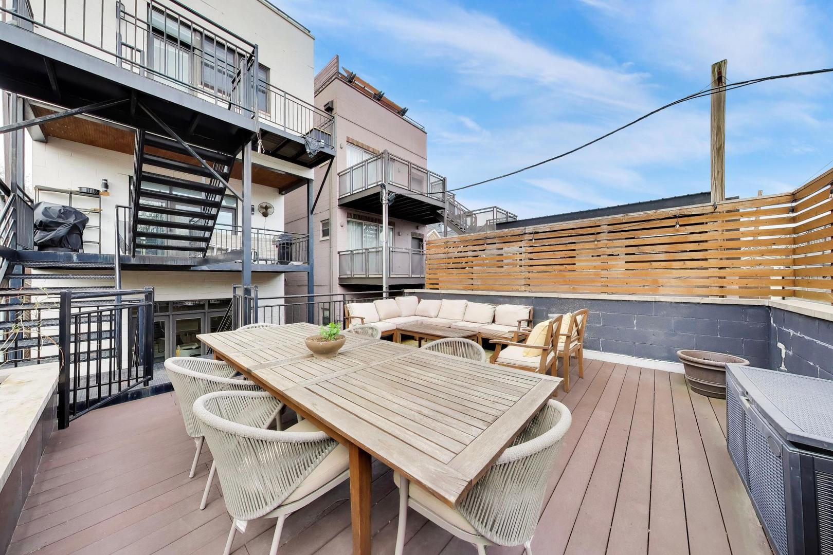 1725 W Le Moyne Street Unit: 1