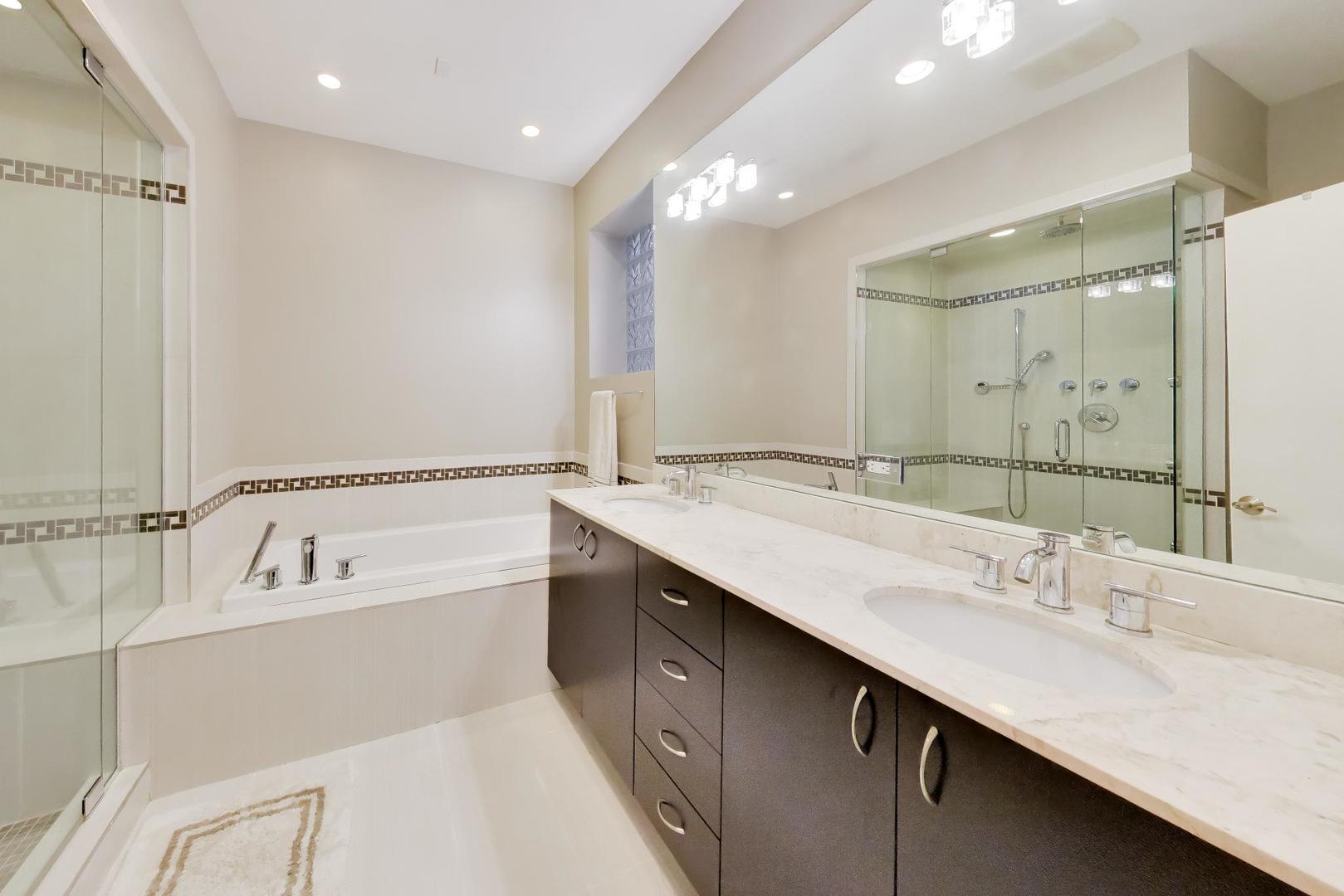 1725 W Le Moyne Street Unit: 1