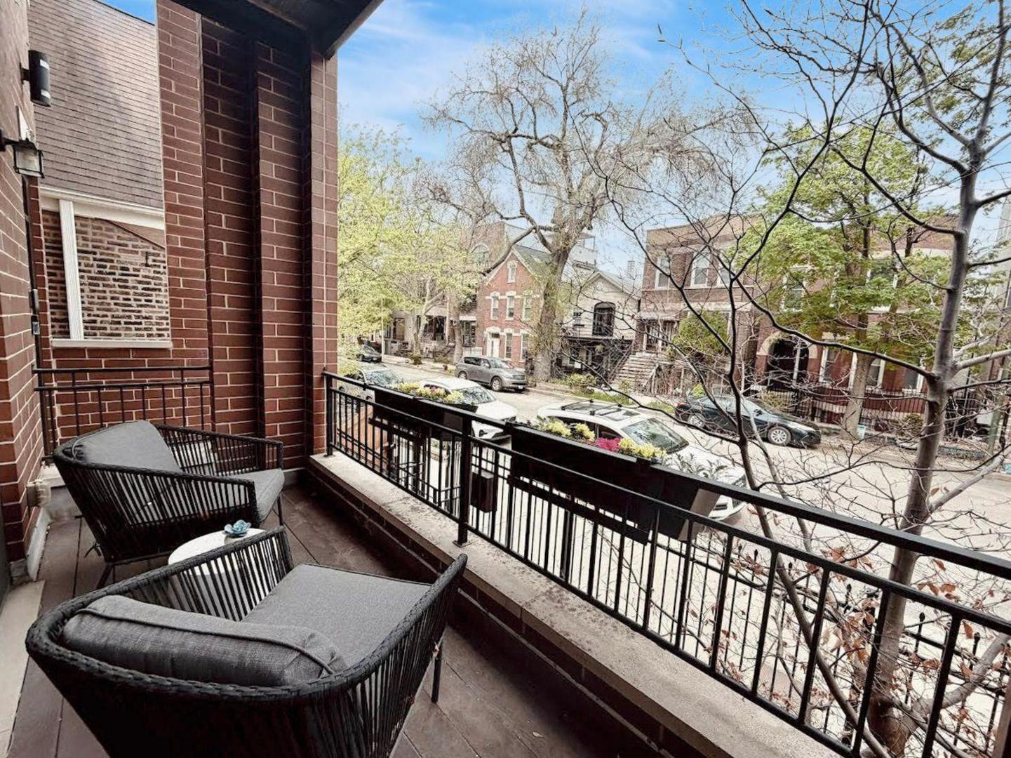 1725 W Le Moyne Street Unit: 1