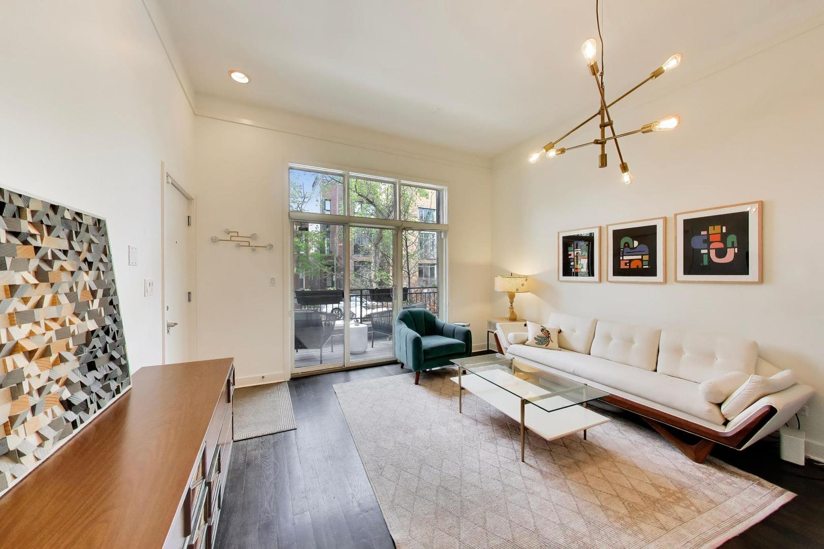 1725 W Le Moyne Street Unit: 1