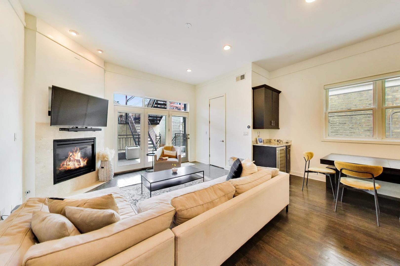 1725 W Le Moyne Street Unit: 1