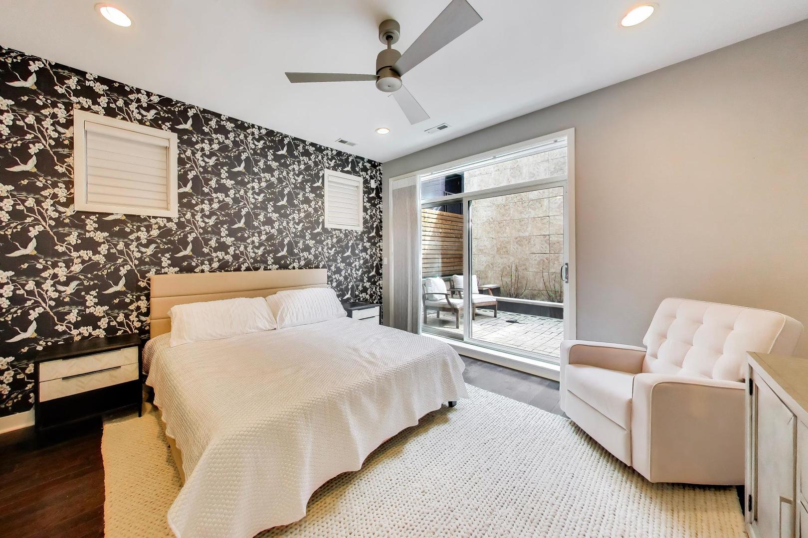 1725 W Le Moyne Street Unit: 1