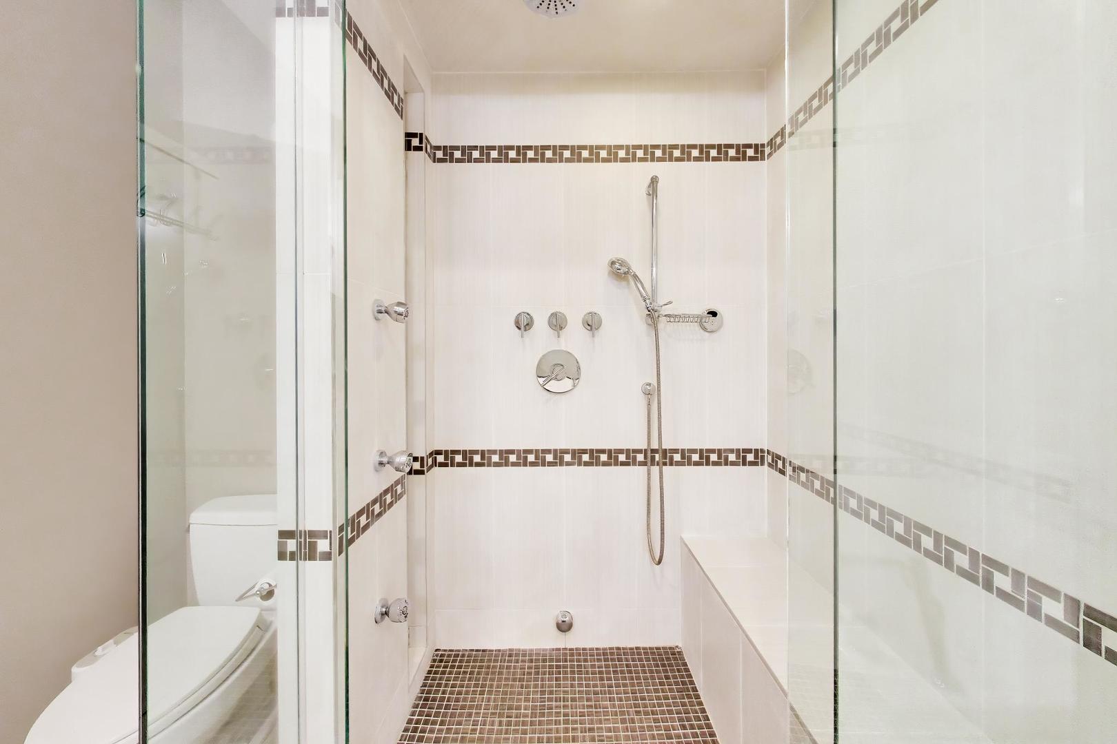 1725 W Le Moyne Street Unit: 1