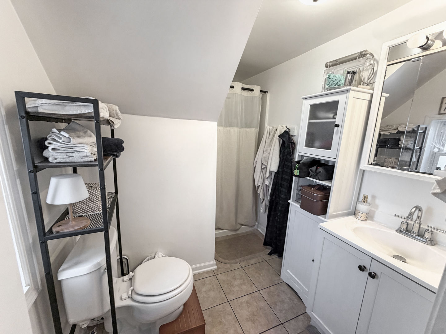 946 W Concord Place Unit: 1R