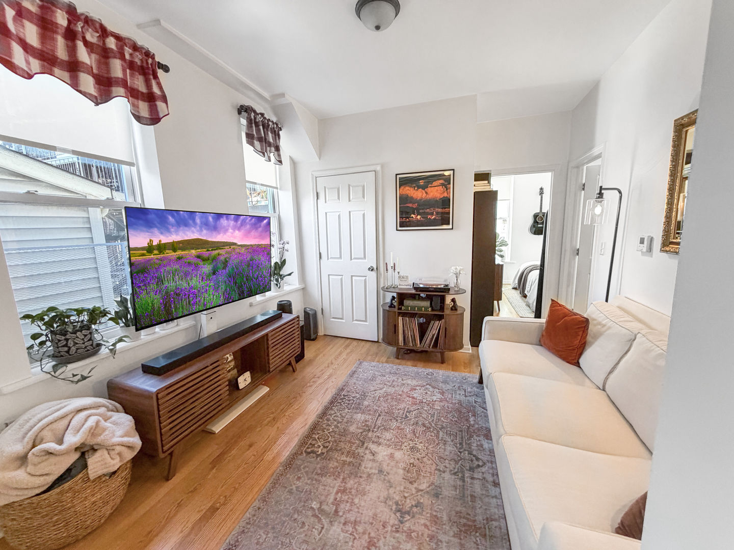 946 W Concord Place Unit: 1R