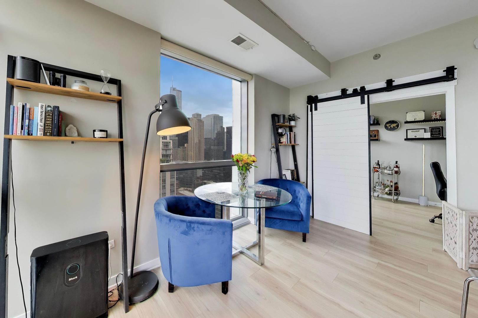 303 W Ohio Street Unit: 2702