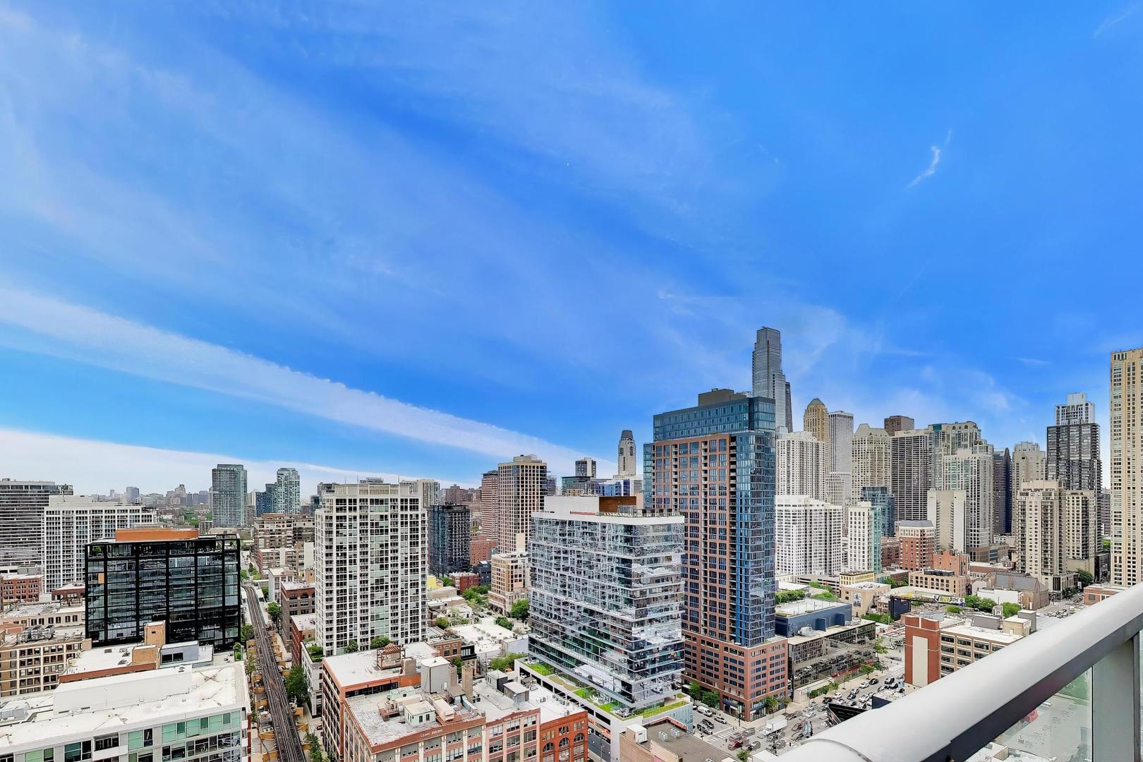 303 W Ohio Street Unit: 2702