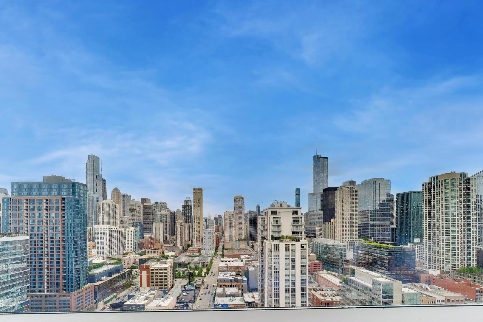 303 W Ohio Street Unit: 2702