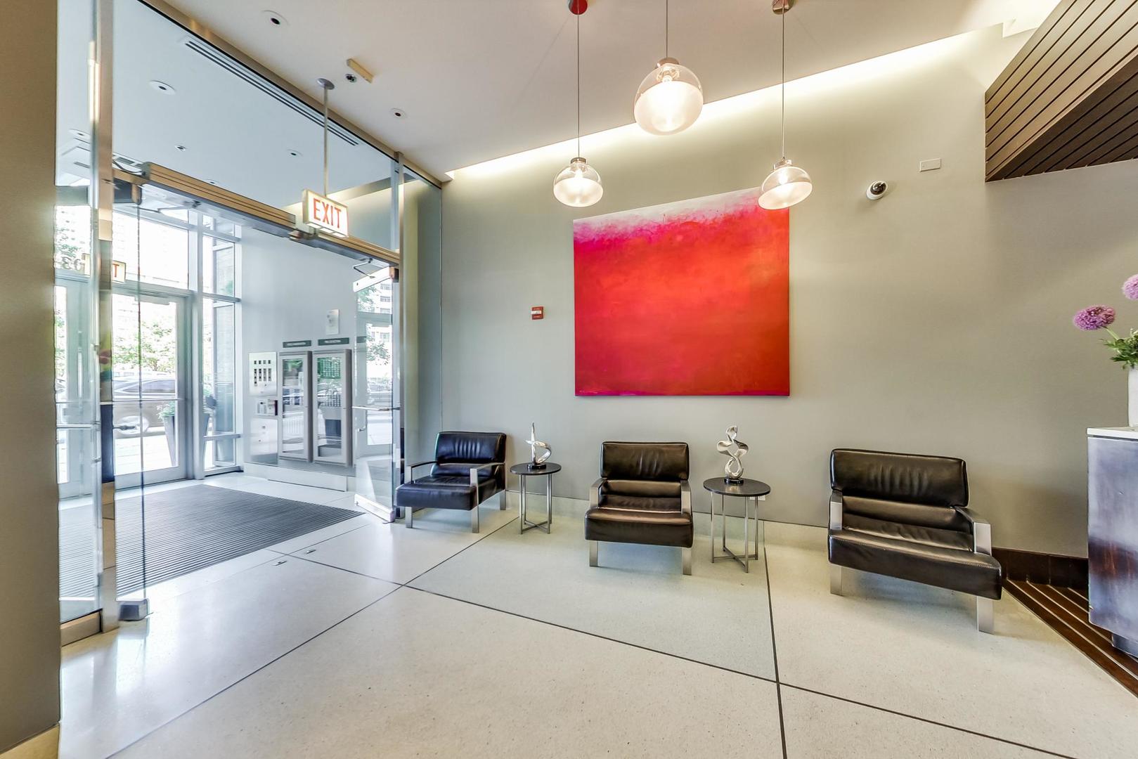 303 W Ohio Street Unit: 2702