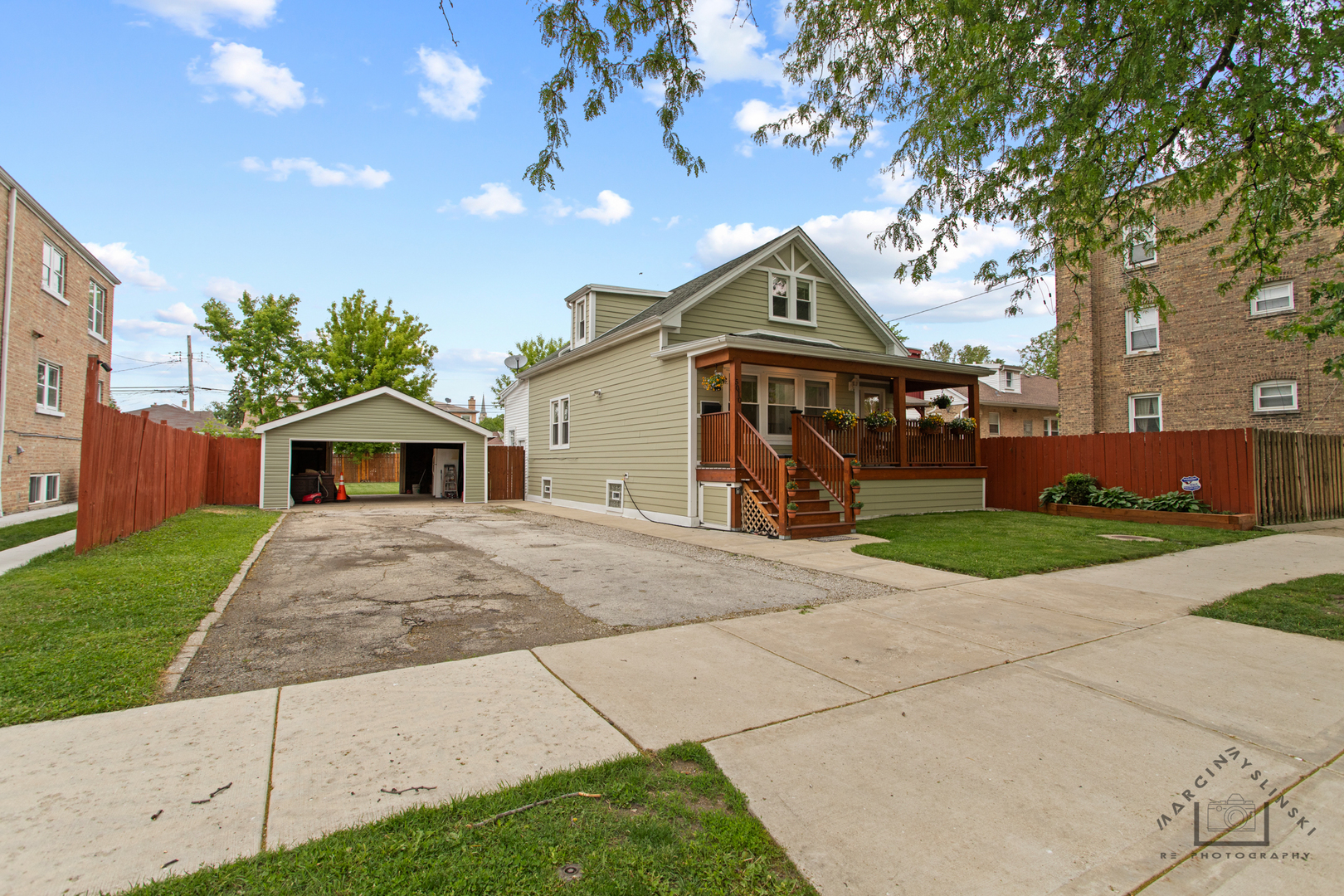 5010 W Newport Avenue