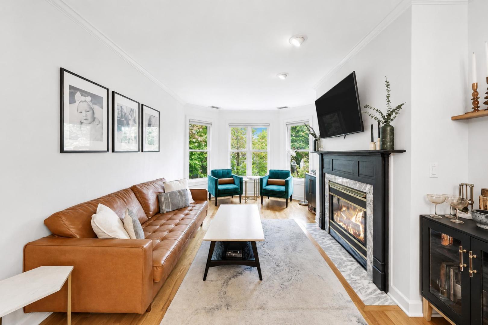 3051 N Clifton Avenue Unit: 2