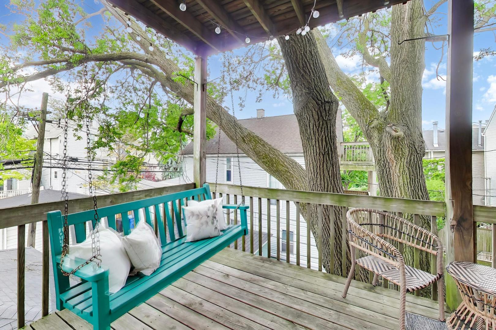 3051 N Clifton Avenue Unit: 2