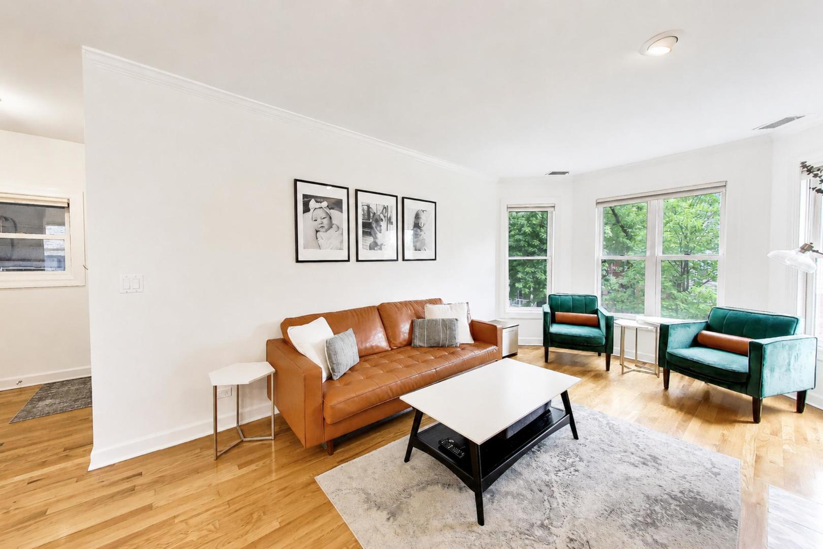 3051 N Clifton Avenue Unit: 2