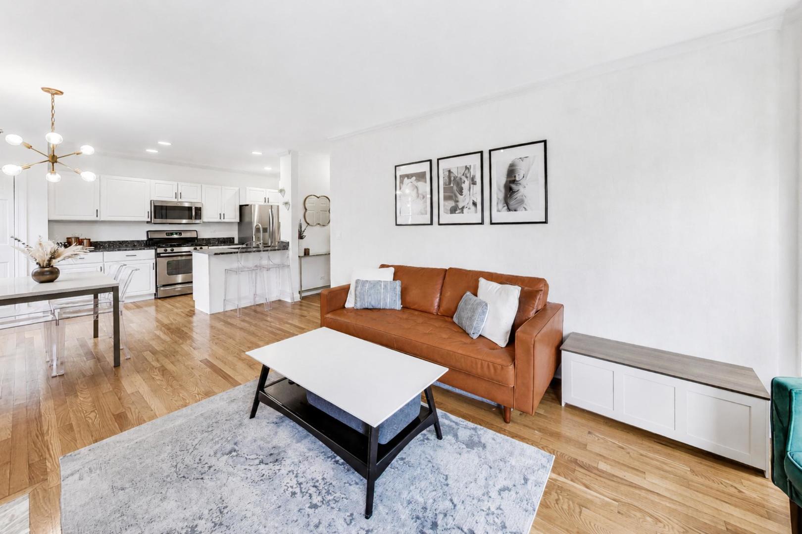 3051 N Clifton Avenue Unit: 2