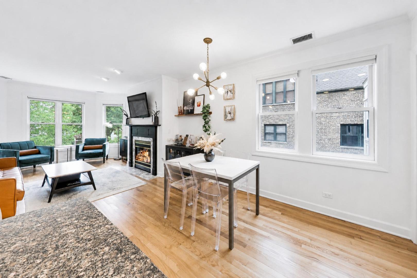 3051 N Clifton Avenue Unit: 2
