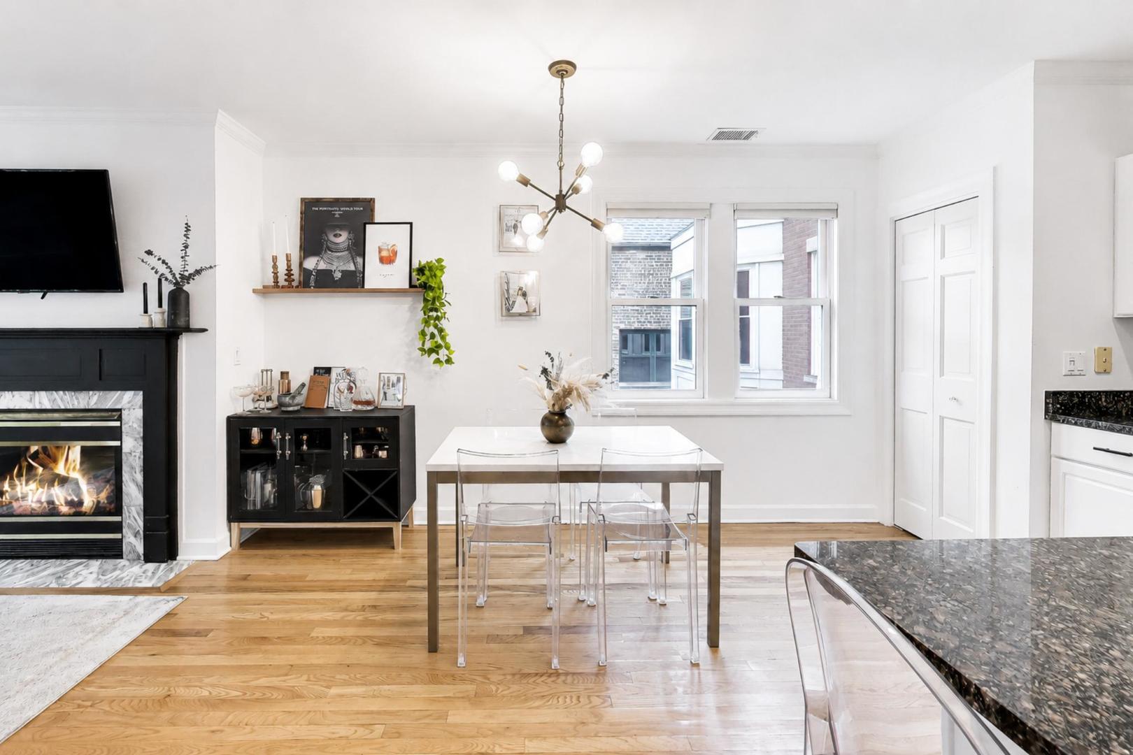 3051 N Clifton Avenue Unit: 2