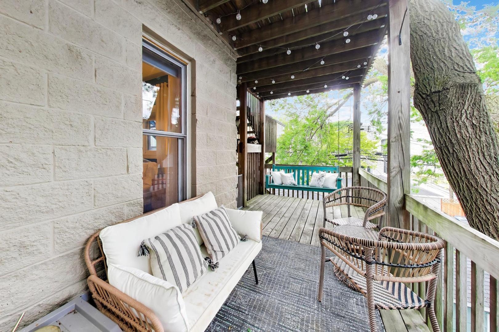 3051 N Clifton Avenue Unit: 2