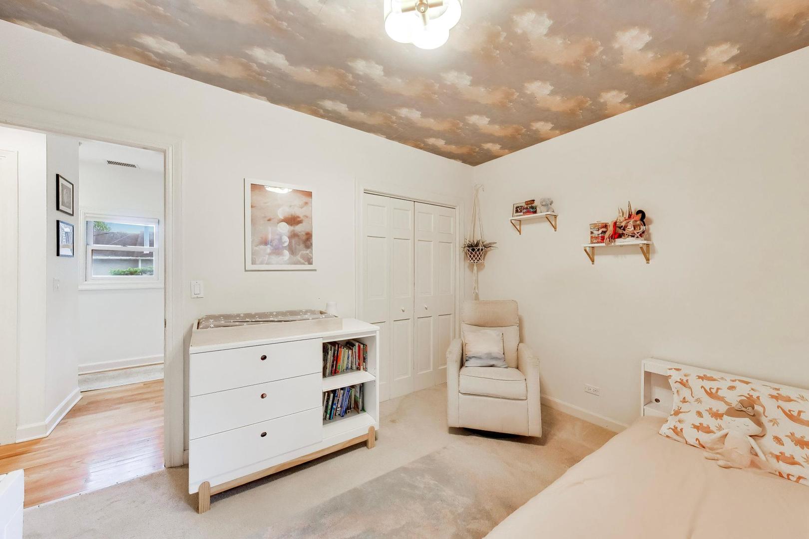 3051 N Clifton Avenue Unit: 2
