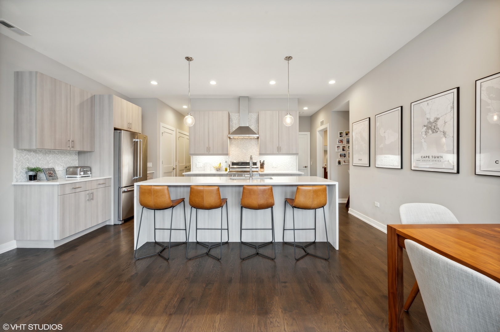 1841 N California Avenue Unit: 2B