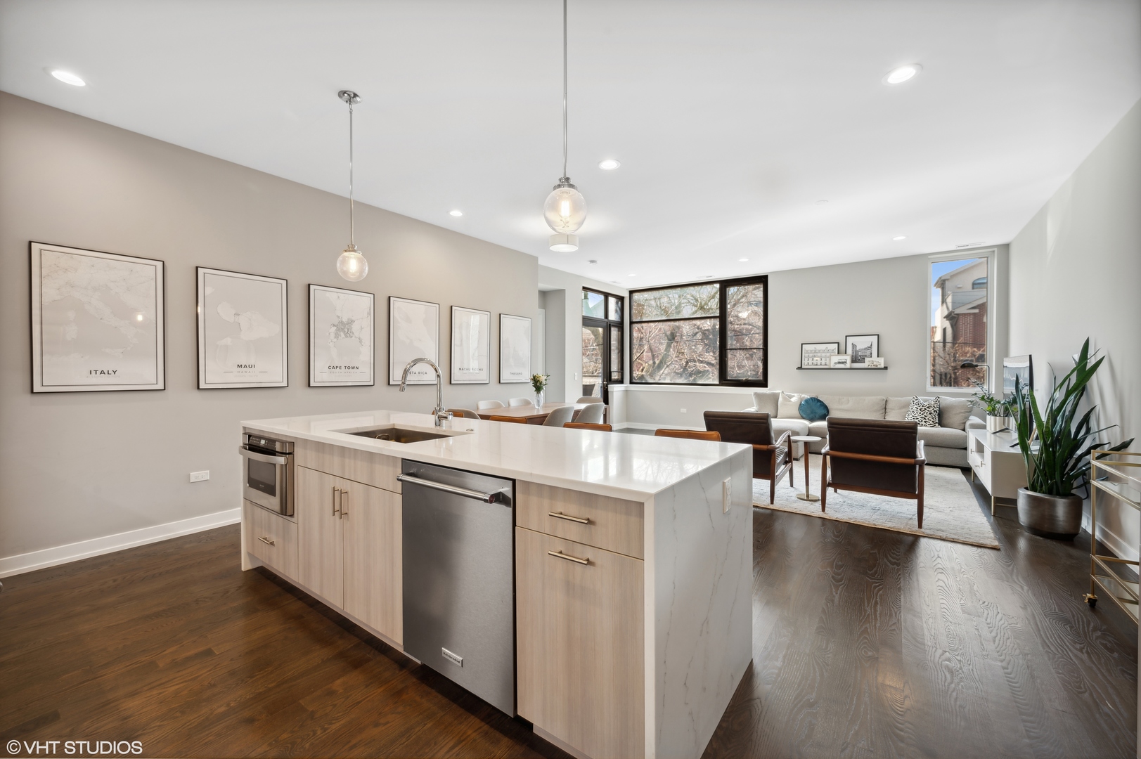 1841 N California Avenue Unit: 2B