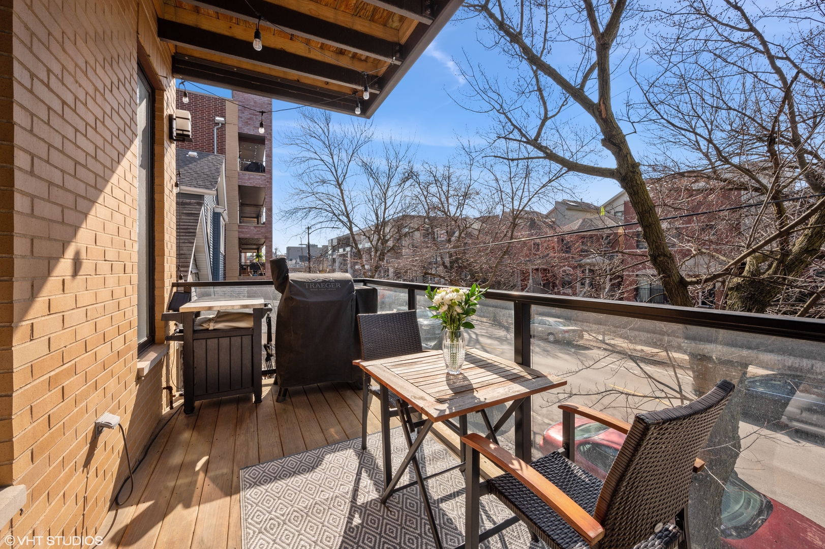 1841 N California Avenue Unit: 2B