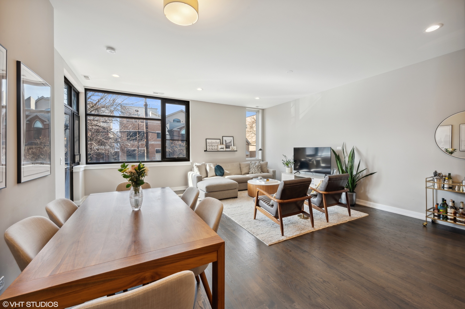1841 N California Avenue Unit: 2B
