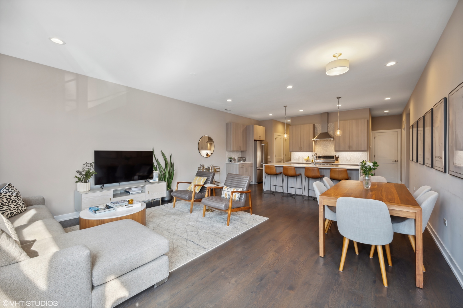 1841 N California Avenue Unit: 2B