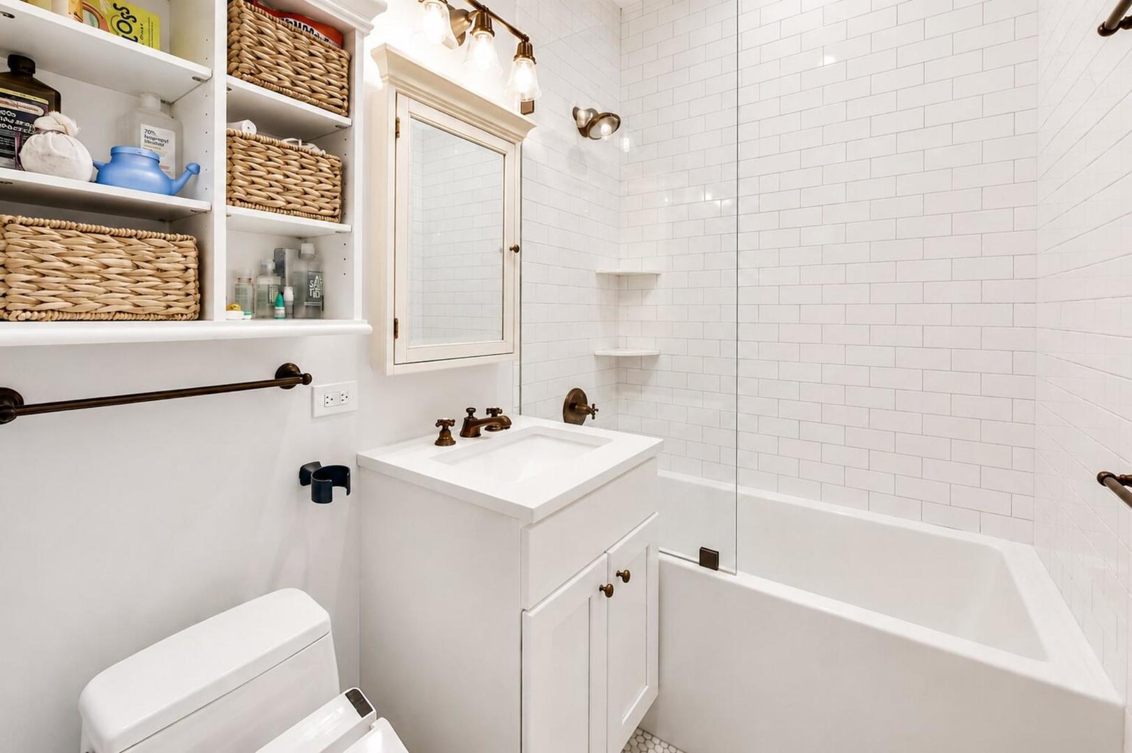 4428 N Malden Street Unit: 3N