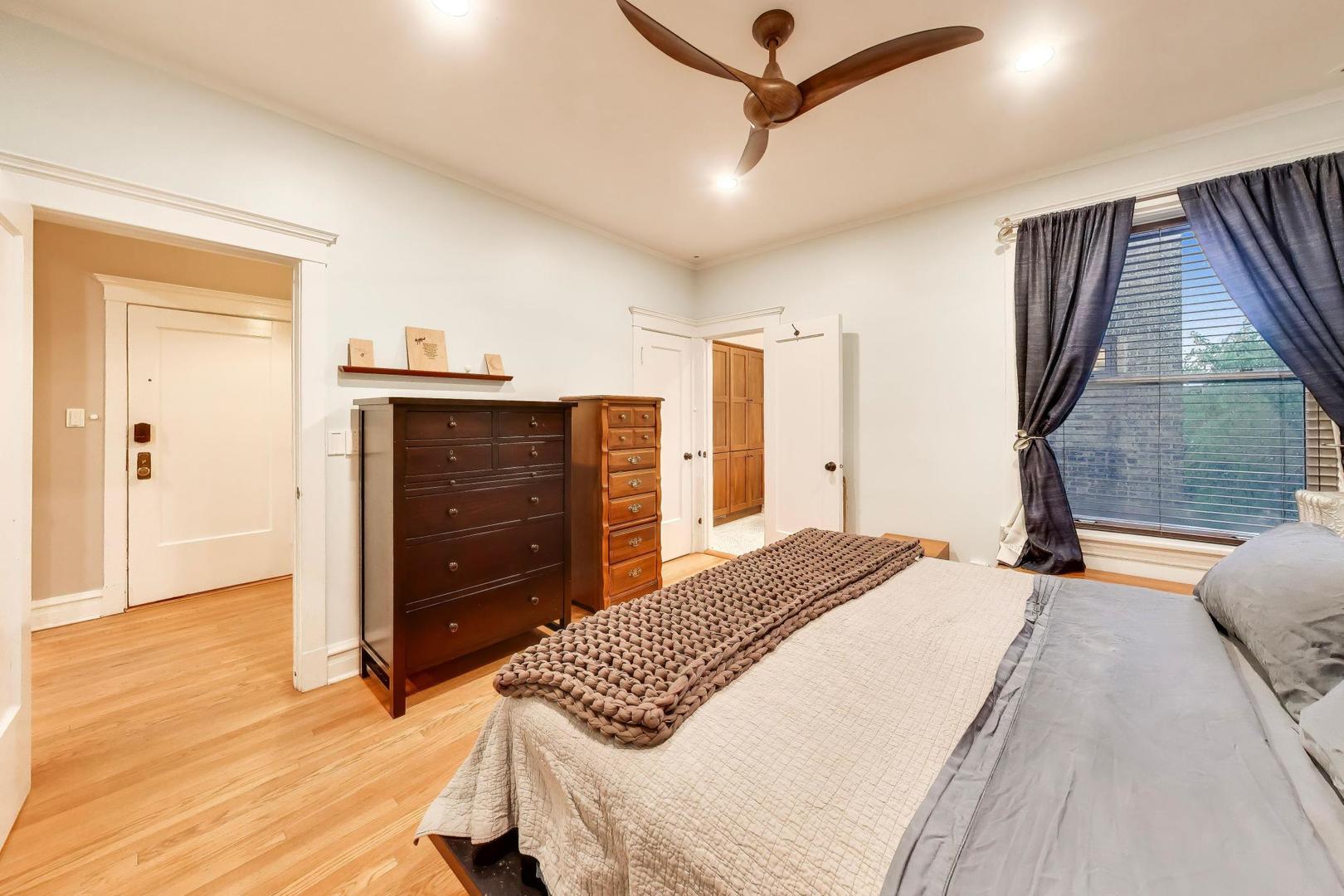4428 N Malden Street Unit: 3N