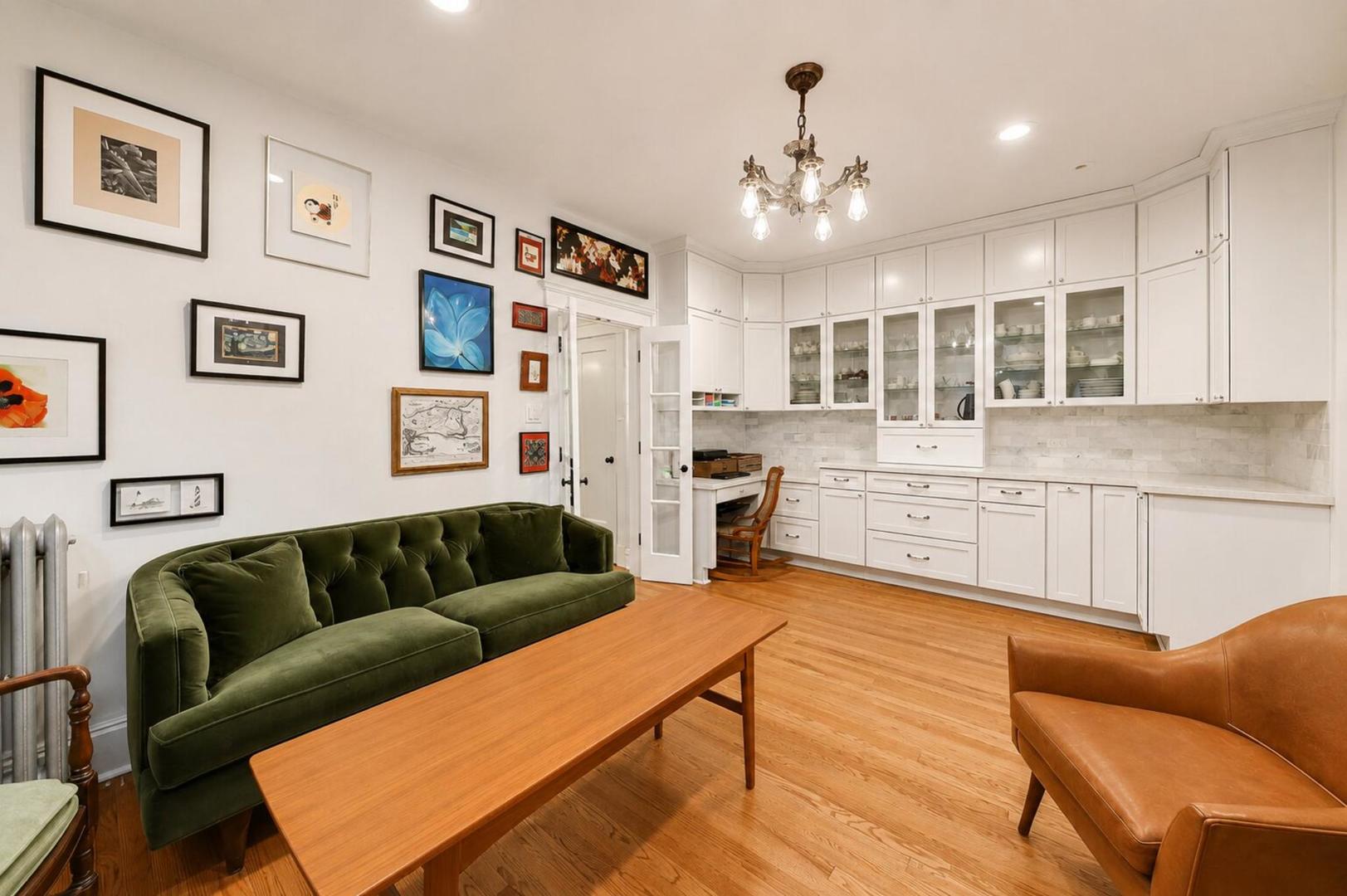 4428 N Malden Street Unit: 3N