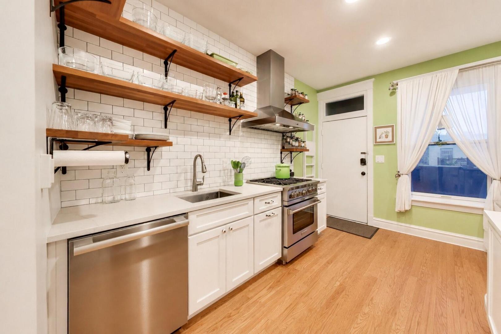 4428 N Malden Street Unit: 3N