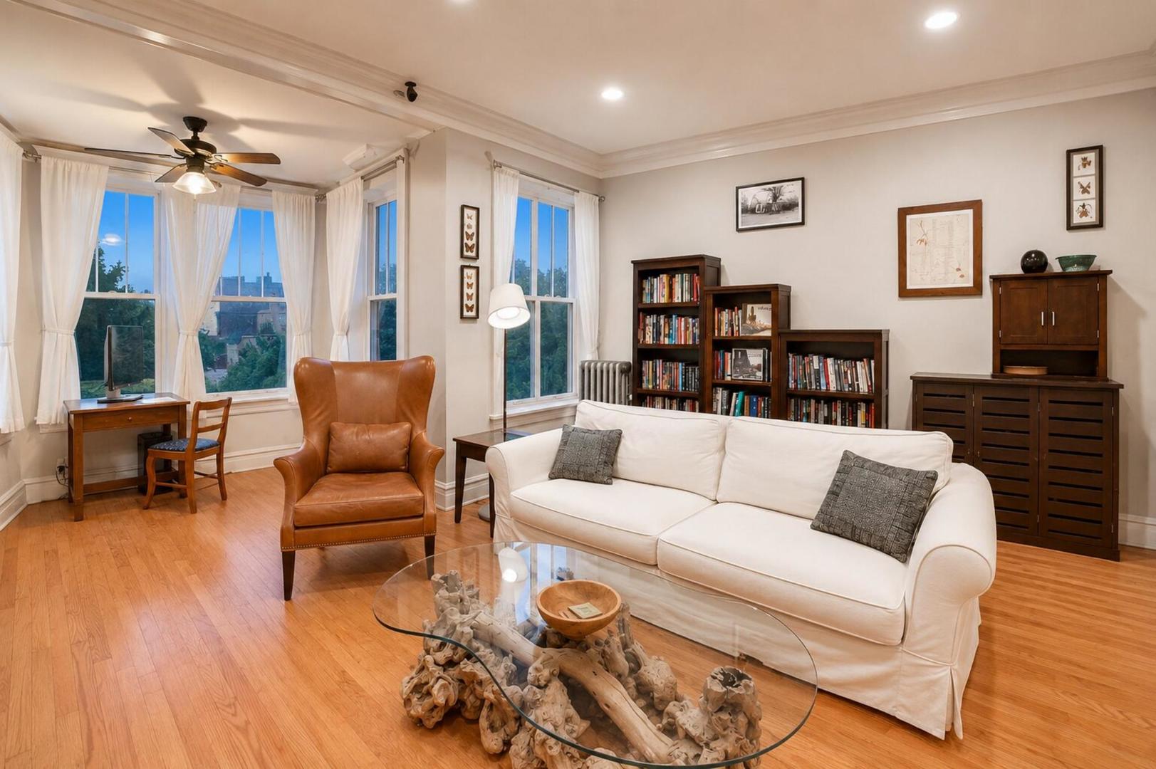 4428 N Malden Street Unit: 3N