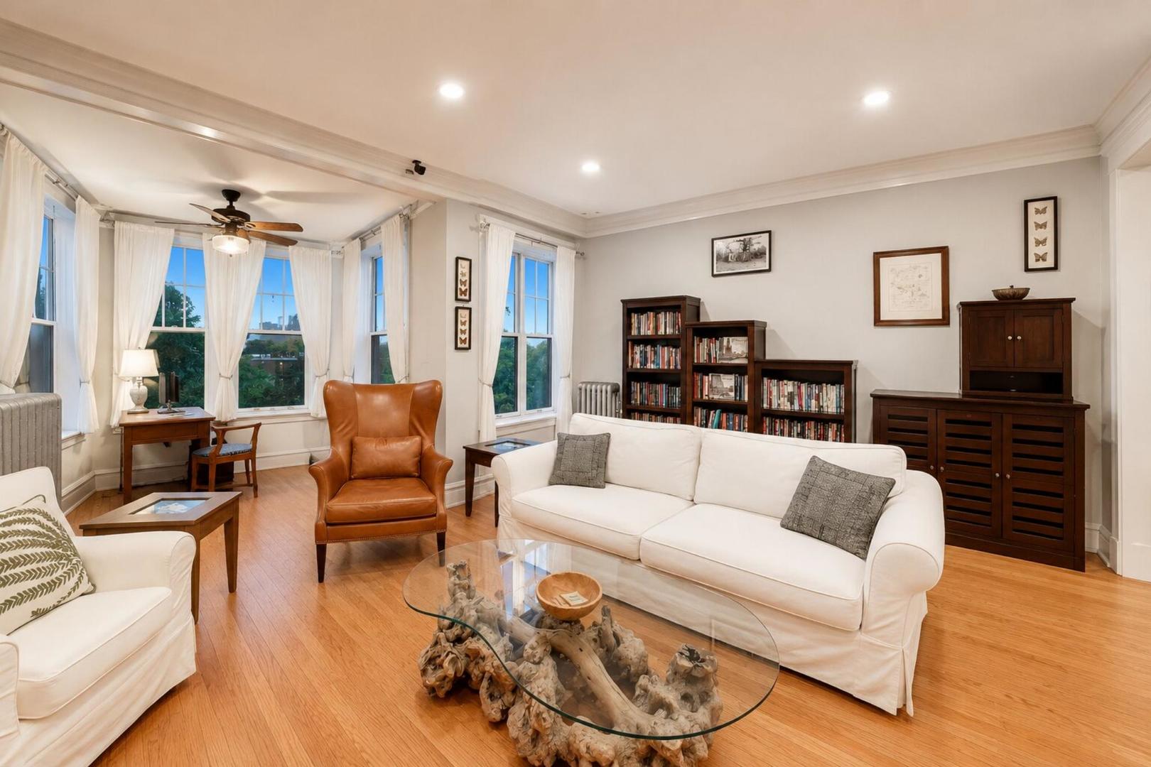 4428 N Malden Street Unit: 3N