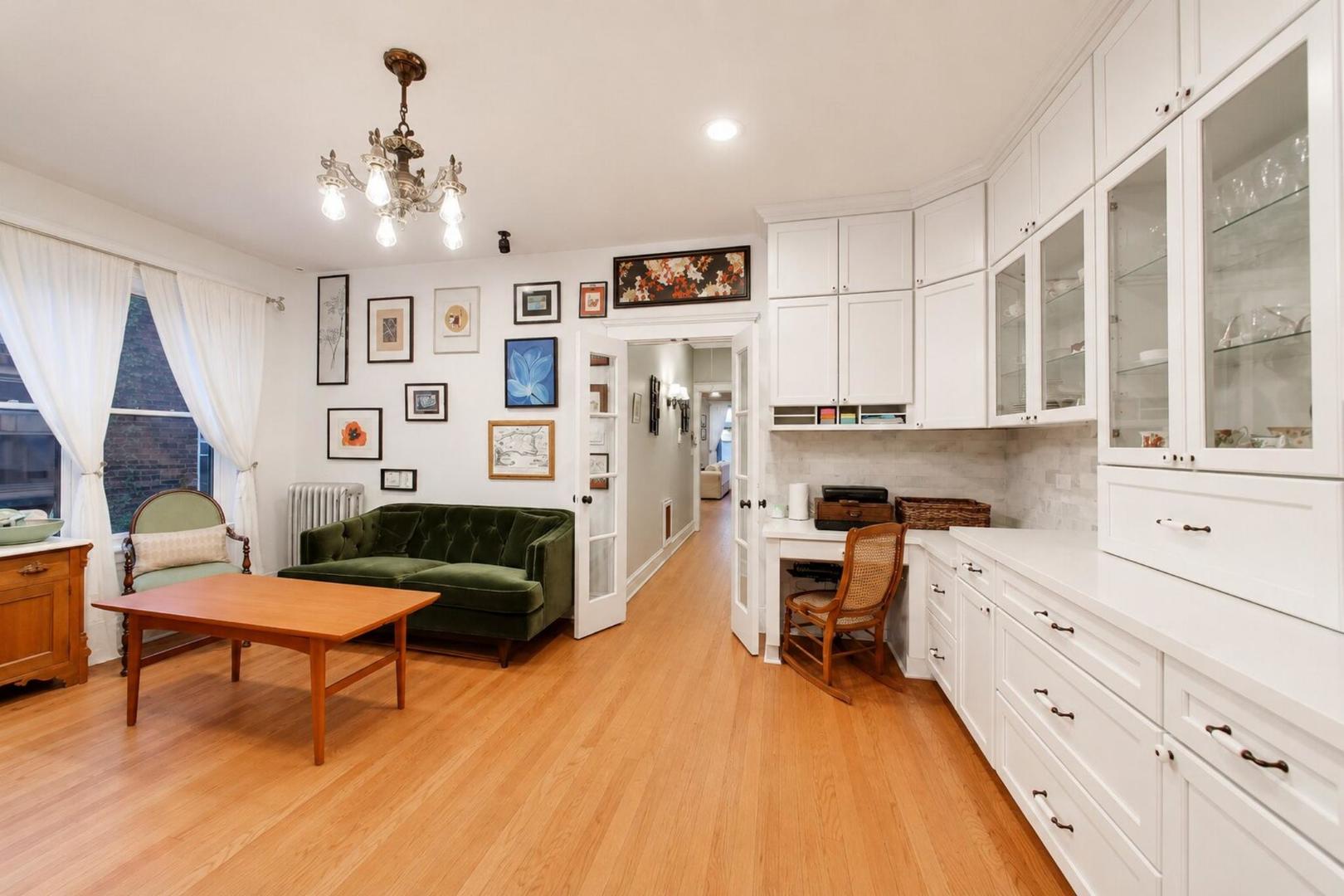 4428 N Malden Street Unit: 3N