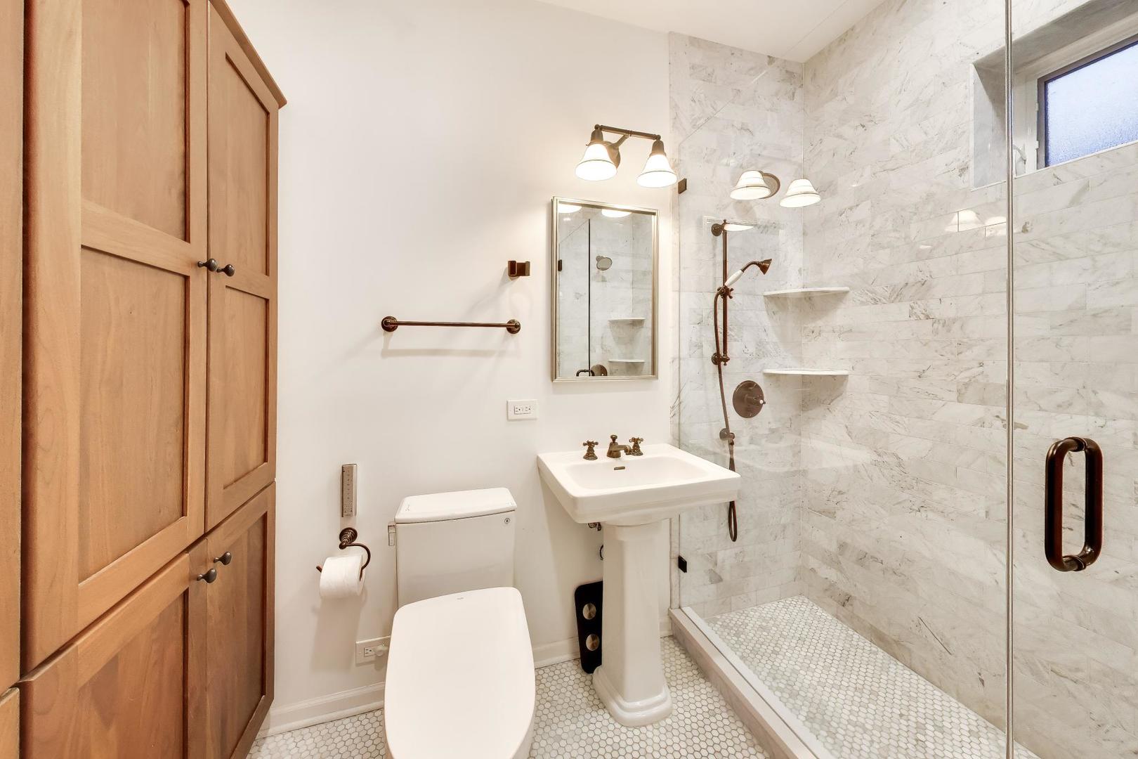 4428 N Malden Street Unit: 3N