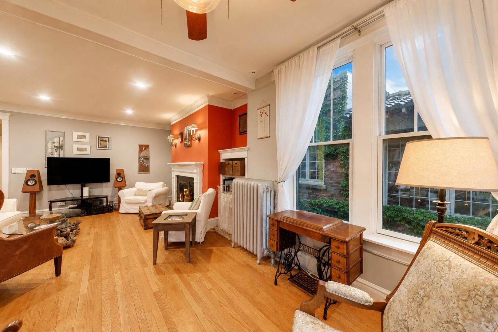 4428 N Malden Street Unit: 3N