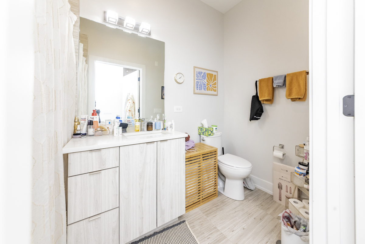 2317 N Clark Street Unit: 407