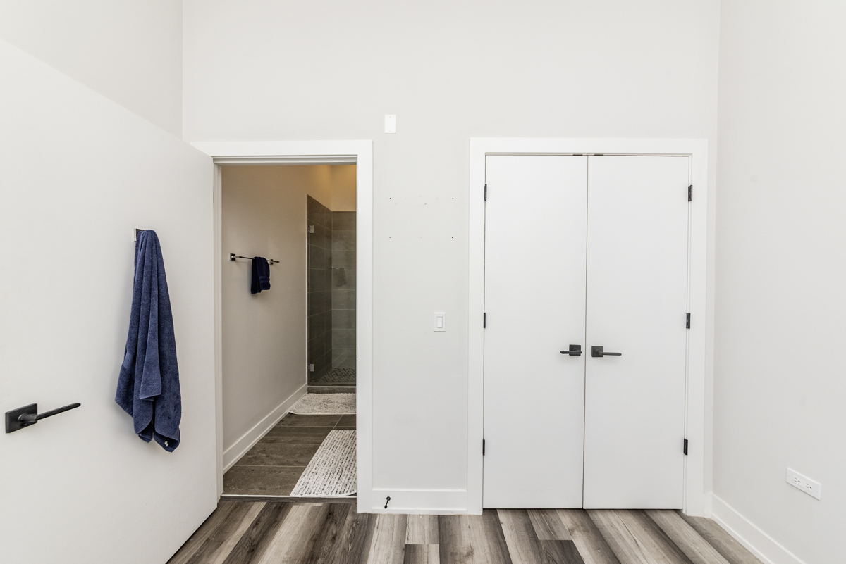 2317 N Clark Street Unit: 407