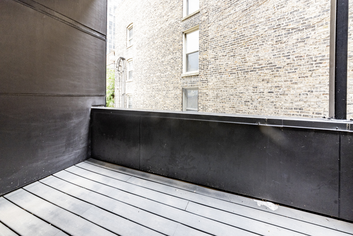 2317 N Clark Street Unit: 407