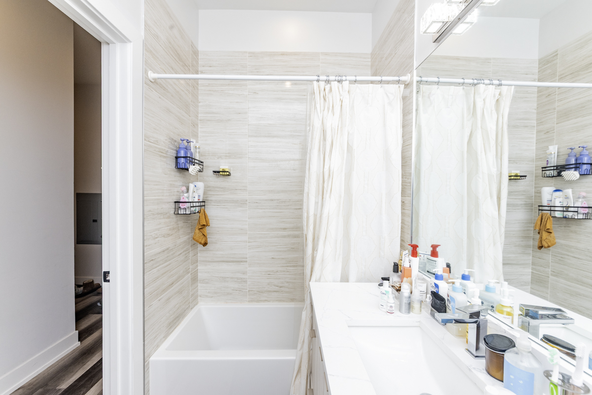 2317 N Clark Street Unit: 407
