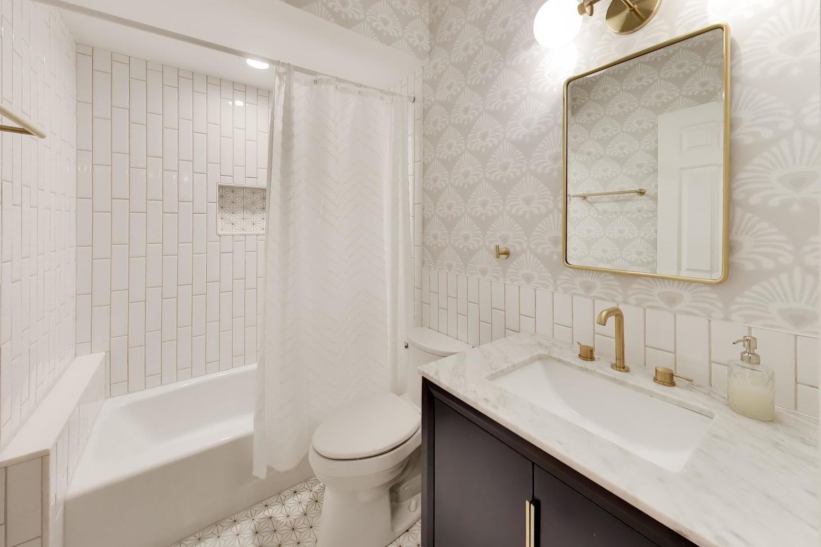 3507 N Reta Avenue Unit: 1