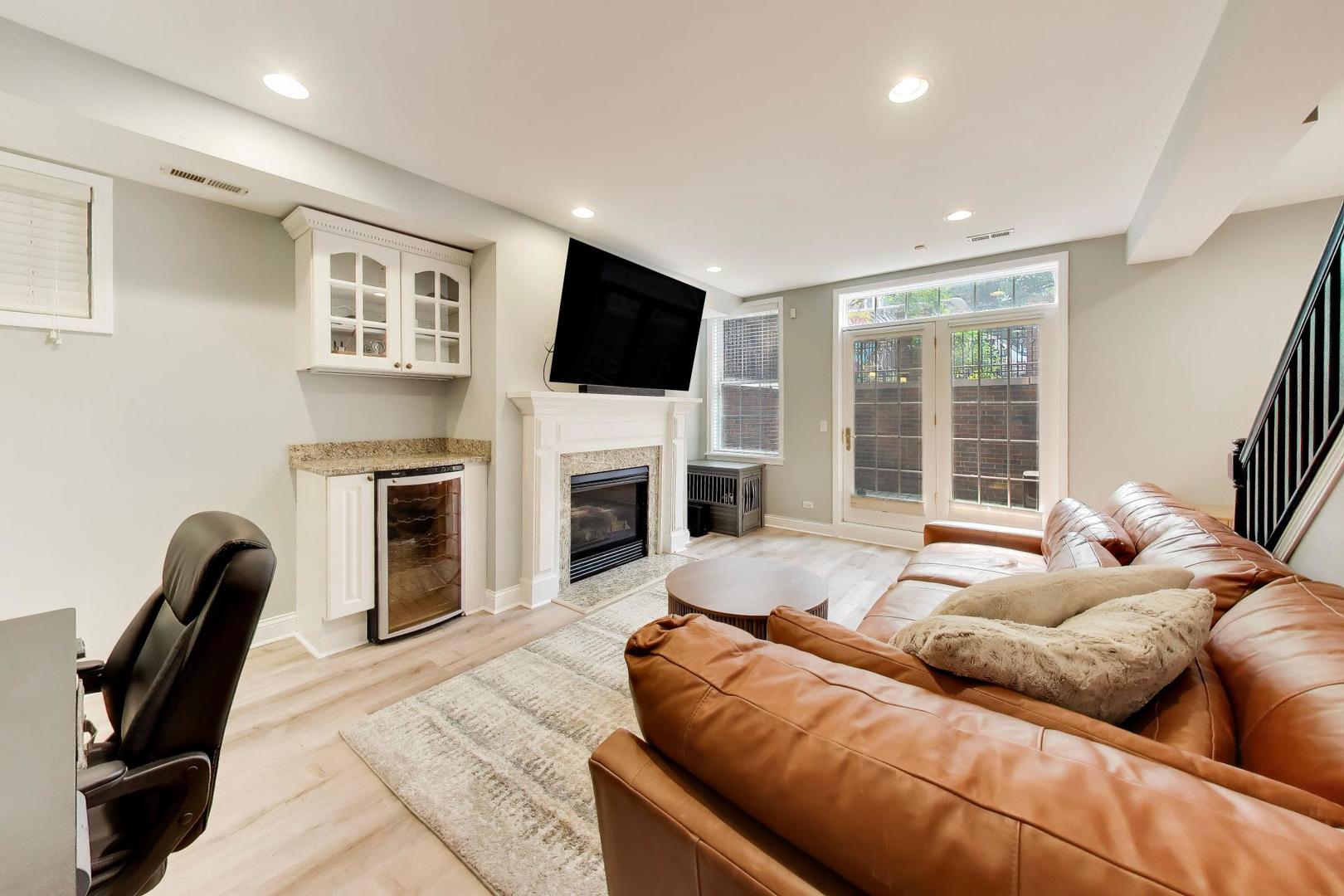 3507 N Reta Avenue Unit: 1