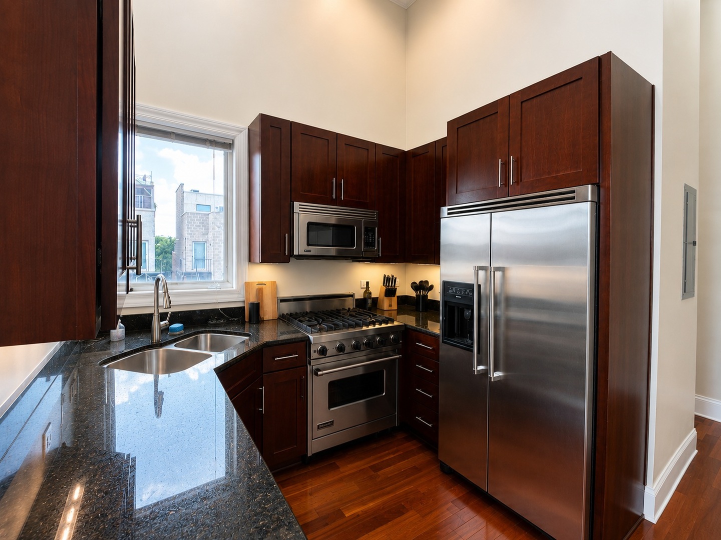 944 W Concord Place Unit: 3