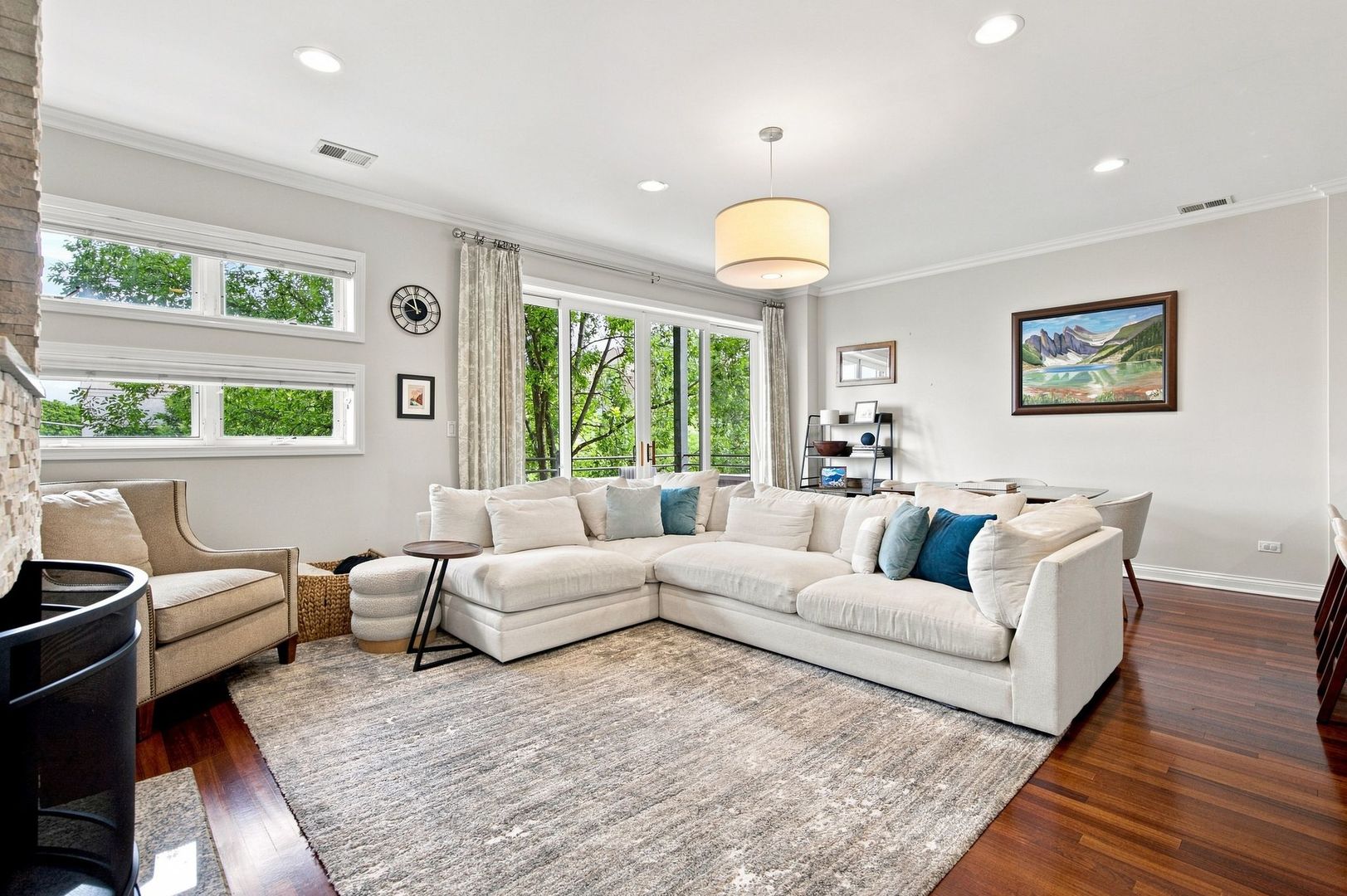 1925 W Irving Park Road Unit: 3