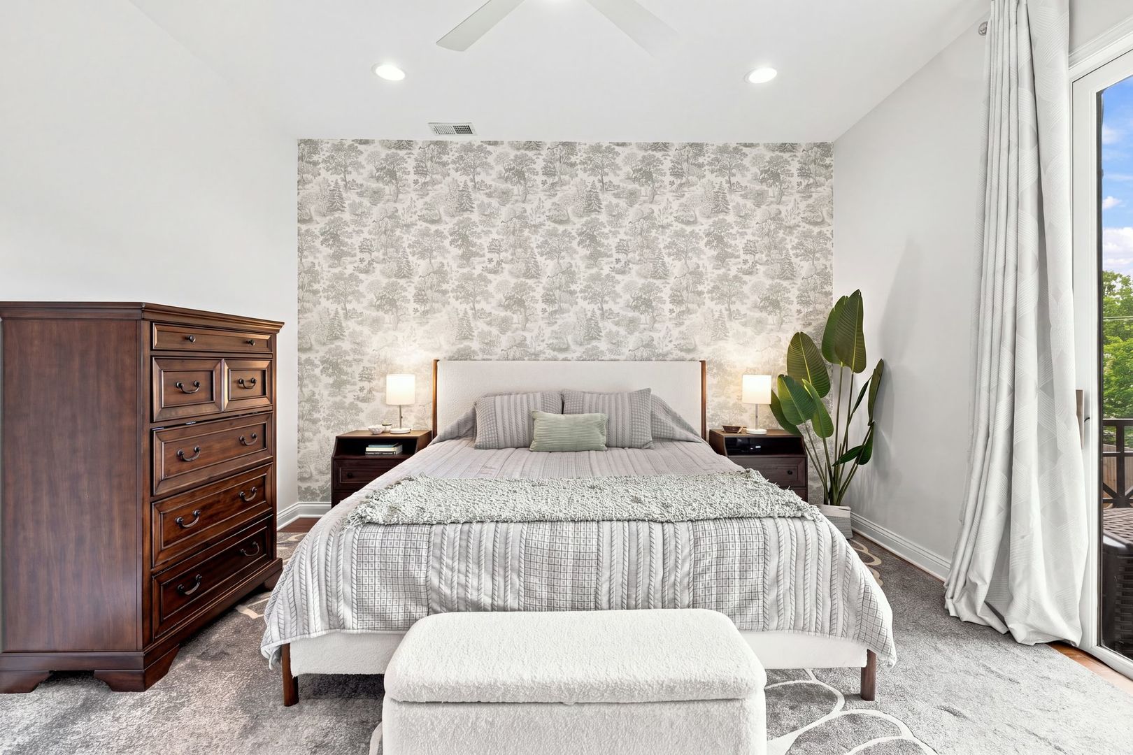 1925 W Irving Park Road Unit: 3